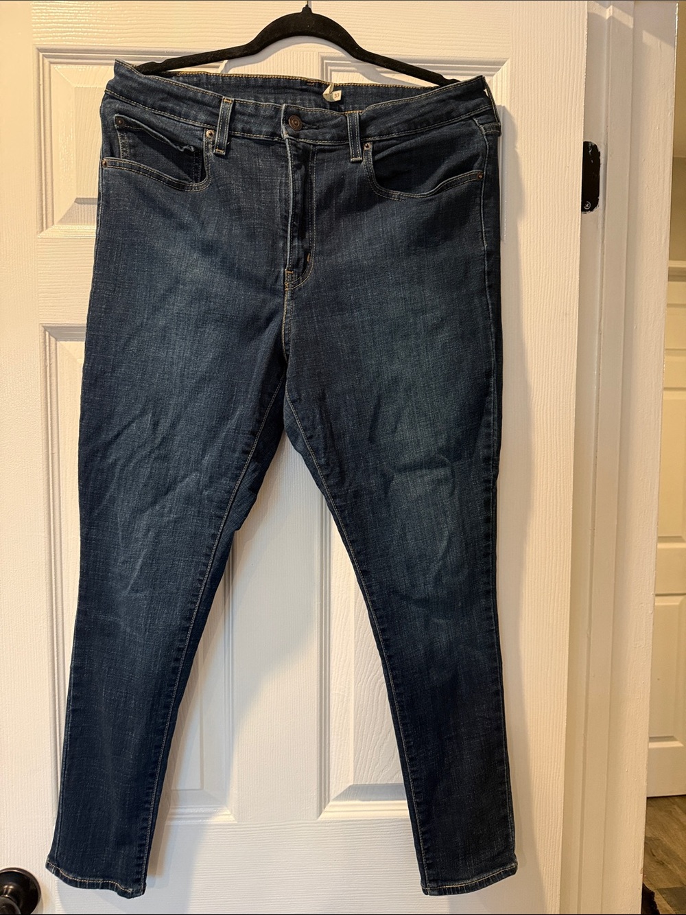 Levi's Women's Skinny Jeans in Dark Indigo